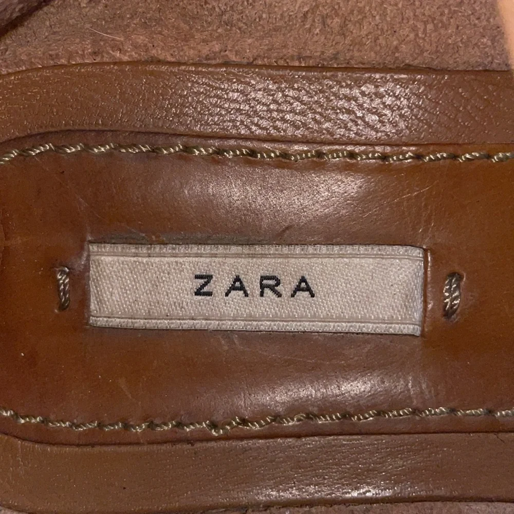Zara Light Tan Flat Strappy Sandals - Picture 3 of 9